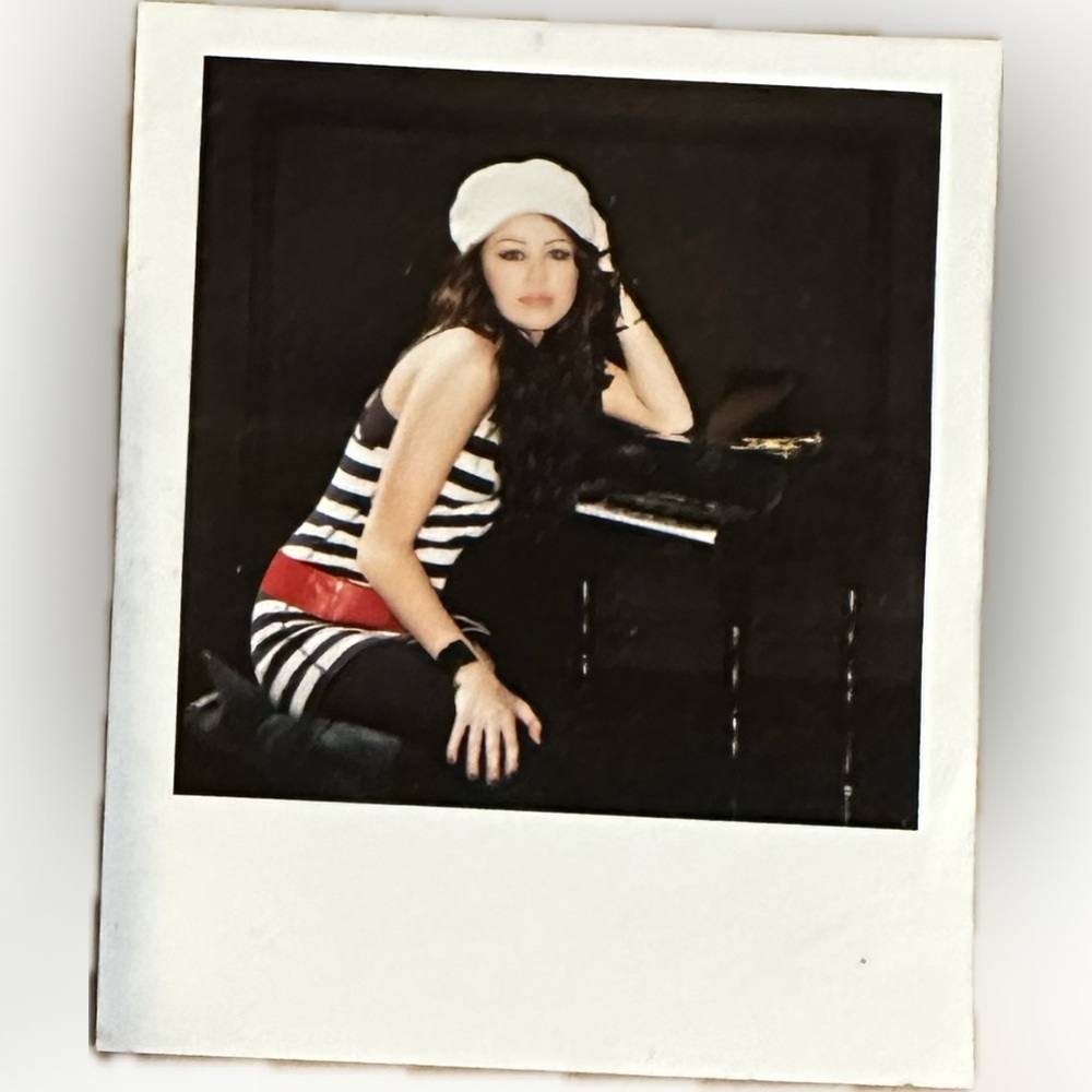MILEYSHOT MILEYSHOT1 NS01 POLAROID LIKE PHOTO SHOOT SHOT PICTURE MILEY CYRUS